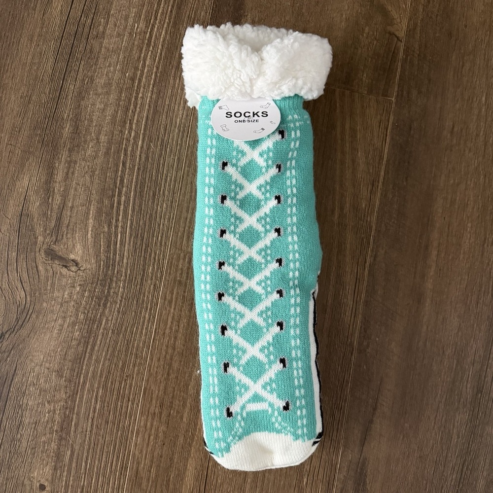 NWT Teal‎ And White Grip Bottom Sneaker Socks Fleece Lined One Size